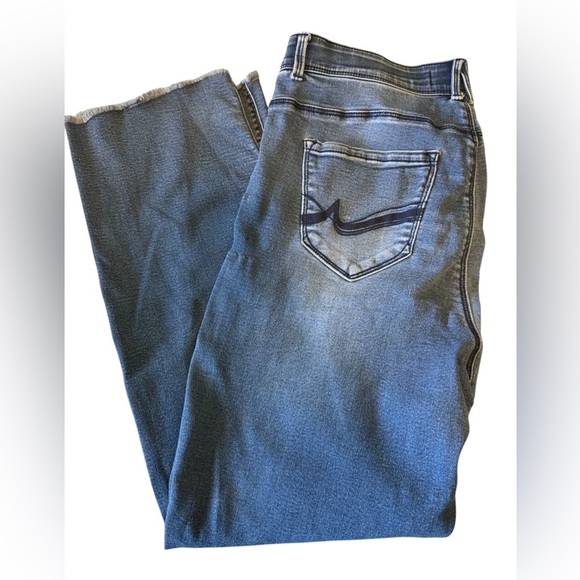 Angels Women’s soft Jean. Size 12 - Picture 1 of 4